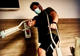 Στην Λάρισα μετά από ατύχημα και επέμβαση στο πόδι ο Αλέξης Γεωργούλης 