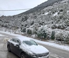 Xειμωνιάτικο σκηνικό στα ορεινά της Λάρισας - Έπεσαν τα πρώτα χιόνια