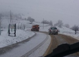 Σε εξέλιξη η χιονόπτωση στα ορεινά της επαρχίας Φαρσάλων