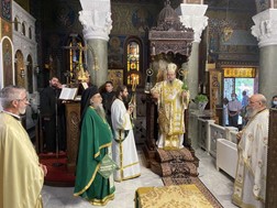 Η Ύψωση του Τιμίου Σταυρού στον Ι. Ν. Αγίων Κωνσταντίνου και Ελένης Λάρισας