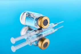 Γουργουλιάνης: Μόνη λύση ο υποχρεωτικός εμβολιασμός για τους άνω των 60 ετών 