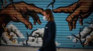 ΕΟΔΥ: 2.512 νέα κρούσματα κορωνοϊού και 52 θάνατοι στην Ελλάδα 