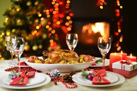 Χριστουγεννιάτικο τραπέζι: Πάνω 20% οι τιμές σε χοιρινό και γαλοπούλα