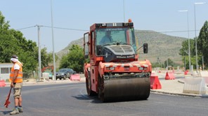 Ασφαλτοστρώνονται αγροτικοί δρόμοι στη Βερδικούσια Ελασσόνας 