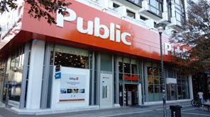 Επεκτείνεται το κατάστημα Public στη Λάρισα