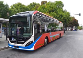 Από σήμερα σε κυκλοφορία το υβριδικό λεωφορείο του Αστικού ΚΤΕΛ