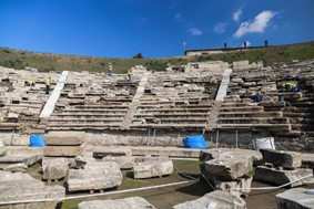 Αρχαίο Θέατρο: Προχωρούν τα έργα αποκατάστασης - Τοποθετούνται 240 εδώλια 