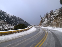 Xωρίς ιδιαίτερα προβλήματα από τη χιονόπτωση - Την προσοχή στους οδηγούς εφιστά η Περιφέρεια Θεσσαλίας 