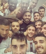 Πανηγύρισαν τη νίκη με selfie οι παίκτες της ΑΕΛ