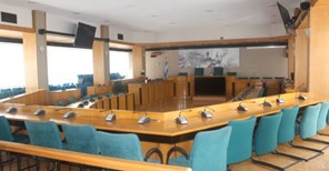 Ανοιχτή στο κοινό η κλιματιζόμενη αίθουσα του περιφερειακού συμβουλίου 