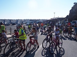 Παραλιακή ποδηλατάδα από το λιμάνι του Αγιοκάμπου ως τα Πλατάνια της Βελίκας