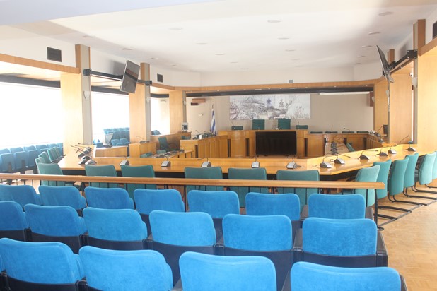 Ανοιχτή στο κοινό λόγω καύσωνα η κλιματιζόμενη αίθουσα του Περιφερειακού Συμβουλίου στη Λάρισα